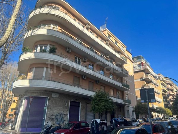 appartamento in vendita a Roma in zona Appio Latino