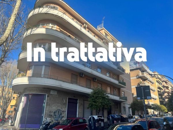 appartamento in vendita a Roma in zona Appio Latino
