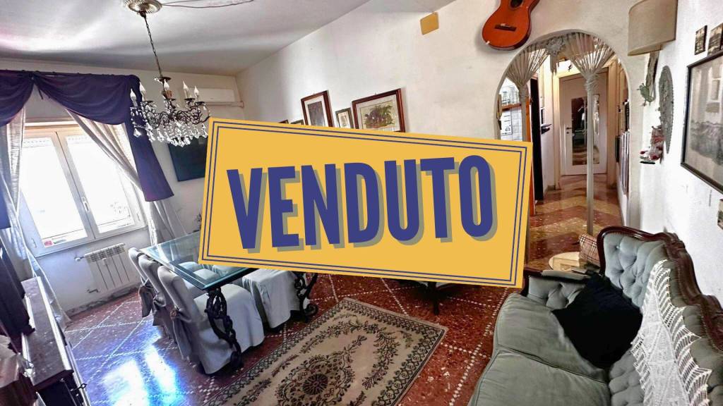 appartamento in vendita a Roma in zona Tuscolano