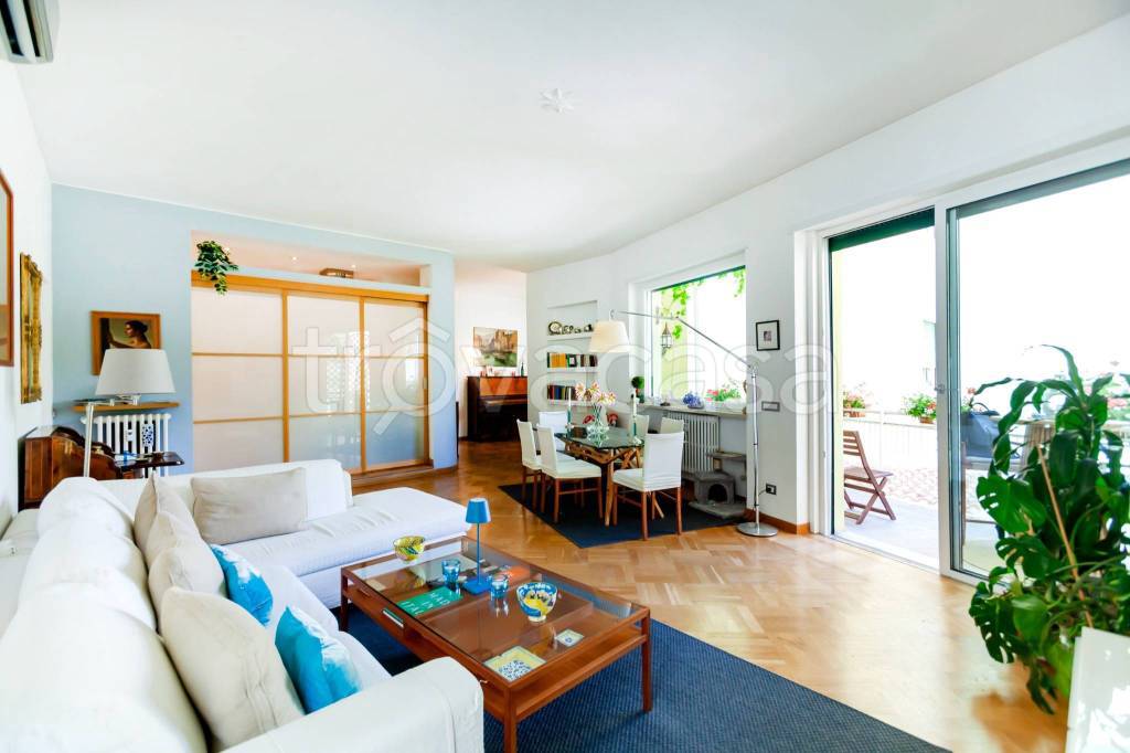 appartamento in vendita a Roma in zona Parioli