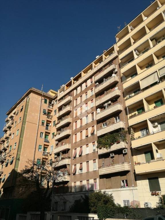 appartamento in vendita a Roma in zona Appio Latino