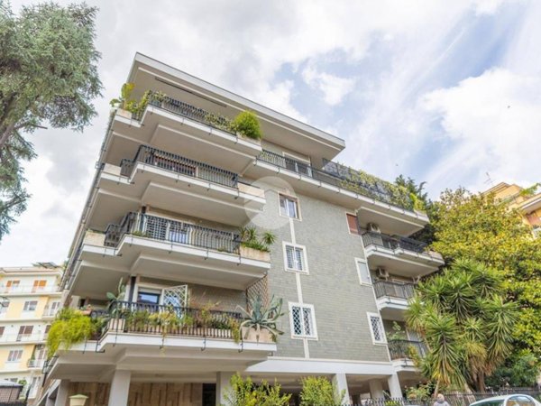 appartamento in vendita a Roma in zona Tor di Quinto