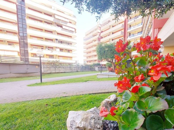 appartamento in vendita a Roma in zona Fonte Laurentina