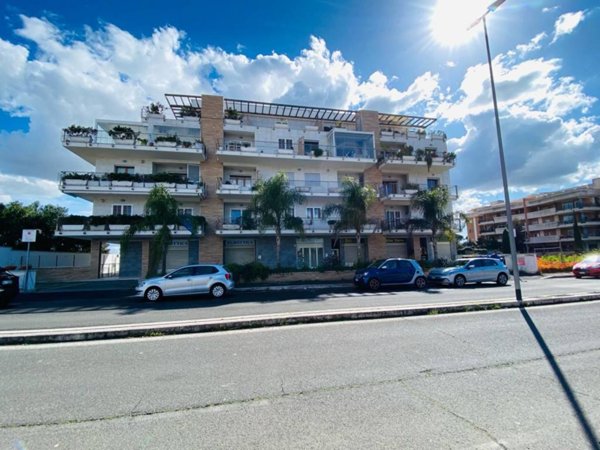 negozio in vendita a Roma in zona Mezzocammino