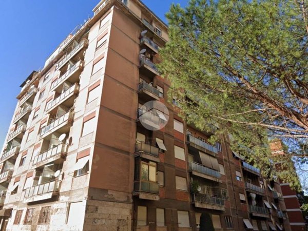 appartamento in vendita a Roma in zona Ostiense