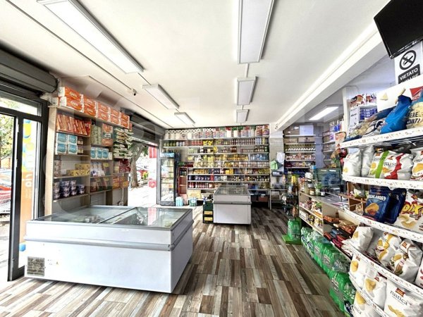 ufficio in vendita a Roma in zona Ardeatino