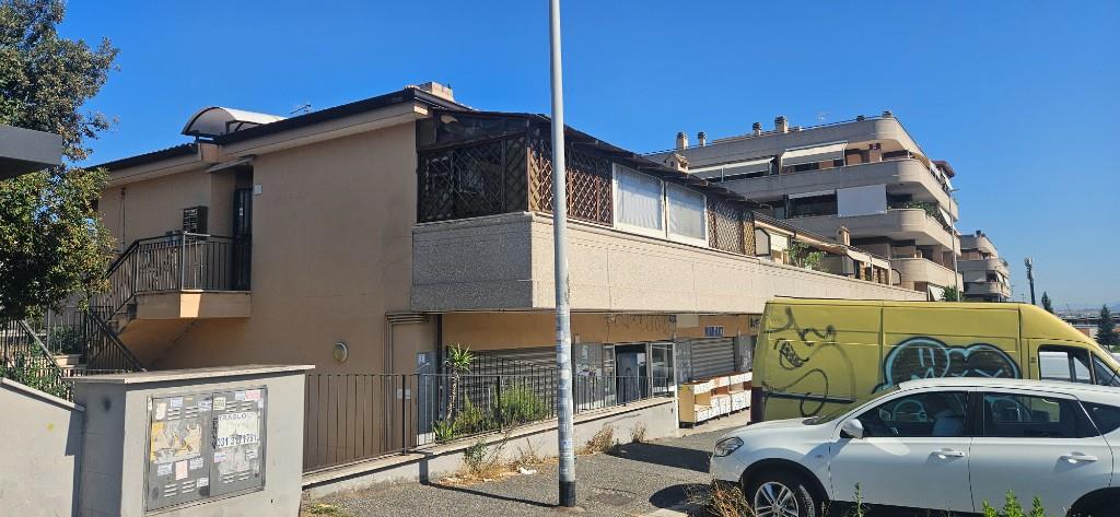 appartamento in vendita a Roma in zona Ponte di Nona