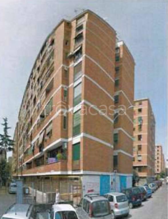 locale commerciale in vendita a Roma in zona Portuense