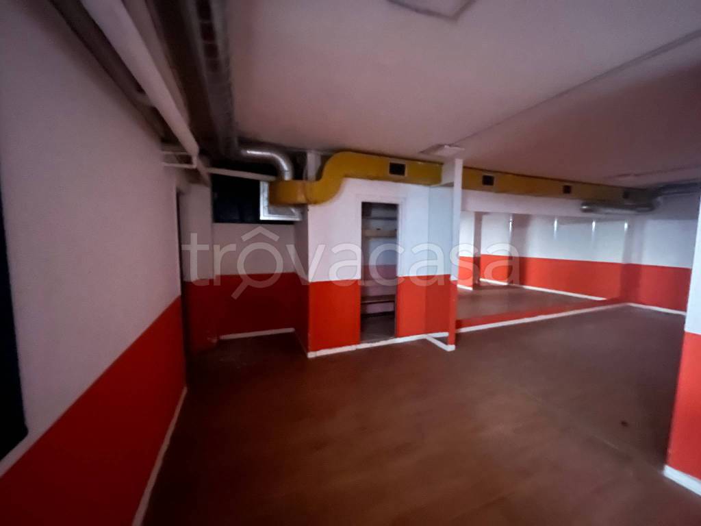 negozio in vendita a Roma in zona Appio Claudio