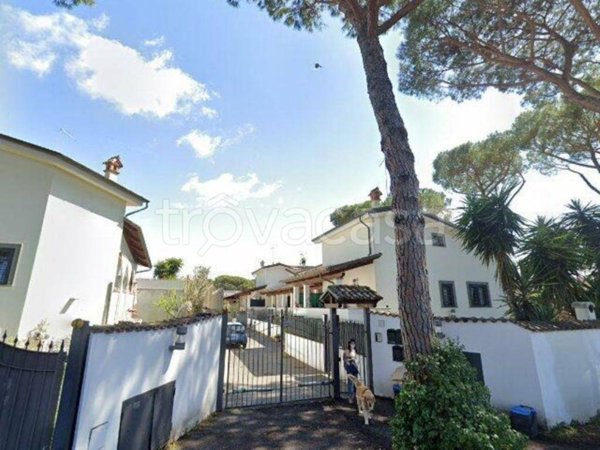 casa indipendente in vendita a Roma in zona Infernetto