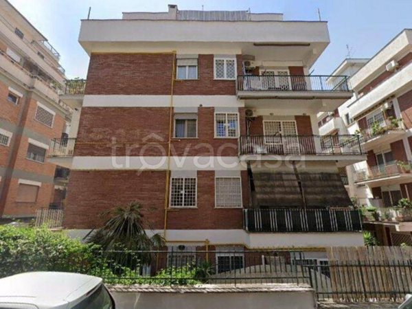 appartamento in vendita a Roma in zona Corviale