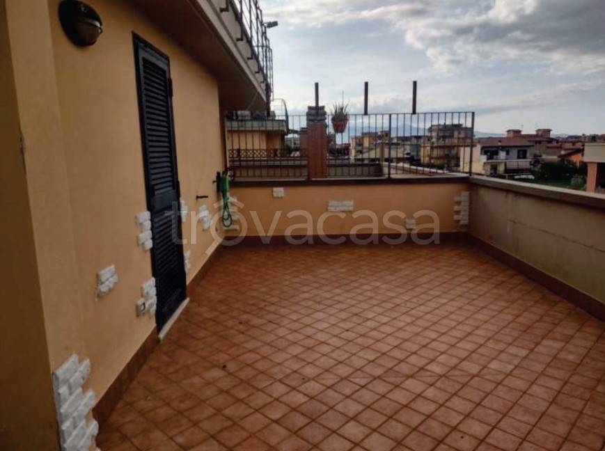 appartamento in vendita a Roma in zona Lunghezza