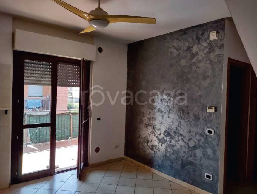 appartamento in vendita a Roma in zona Lunghezza