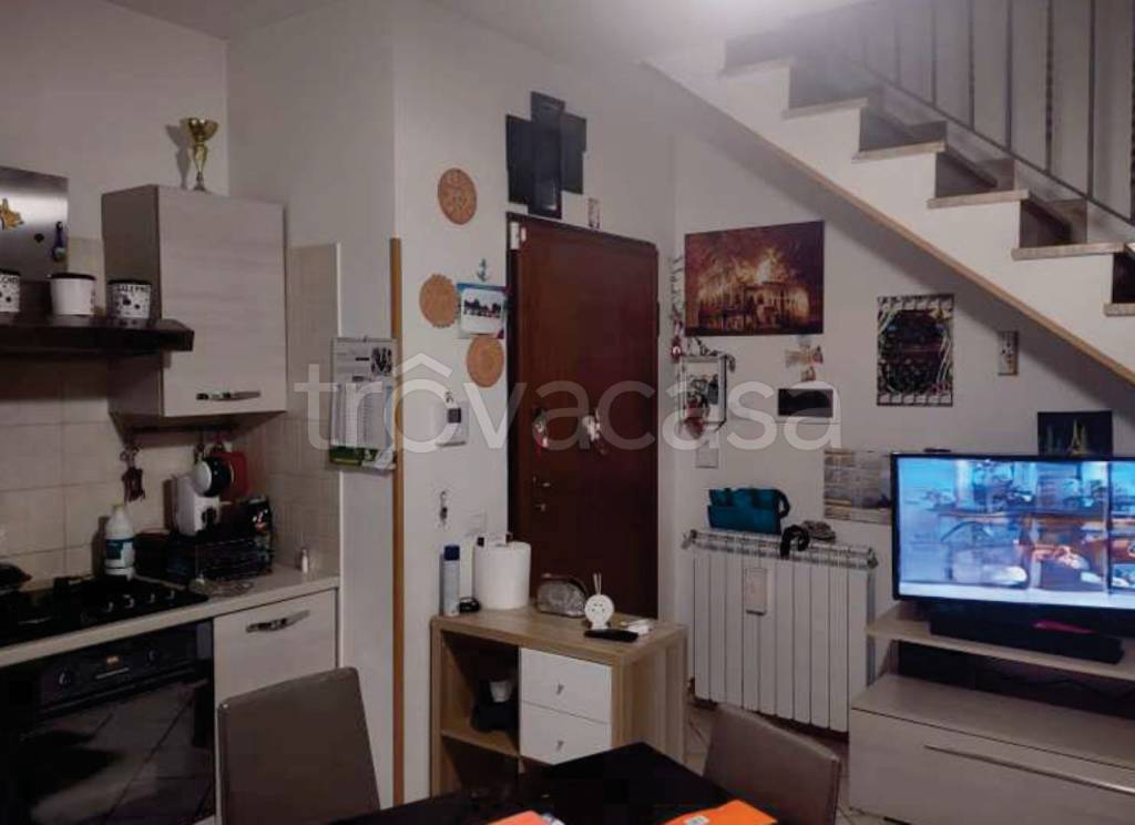 appartamento in vendita a Roma in zona Lunghezza
