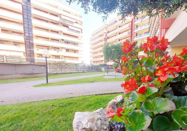 appartamento in vendita a Roma in zona Fonte Laurentina