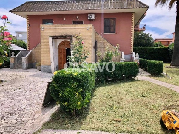 casa indipendente in vendita a Roma in zona Giardini di Corcolle