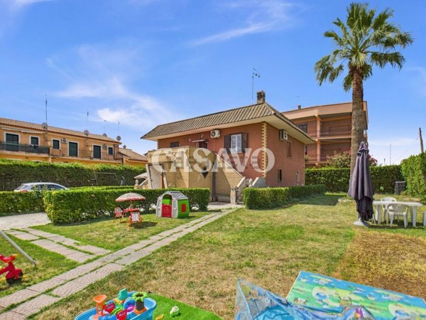 casa indipendente in vendita a Roma in zona Giardini di Corcolle