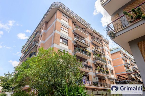 appartamento in vendita a Roma in zona Ardeatino