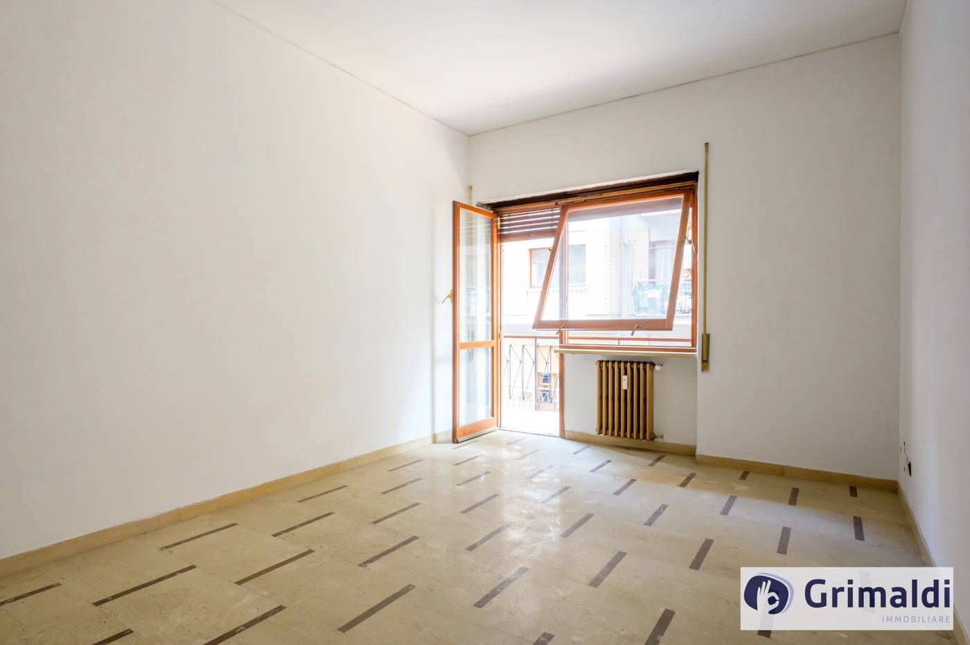 appartamento in vendita a Roma in zona Ardeatino