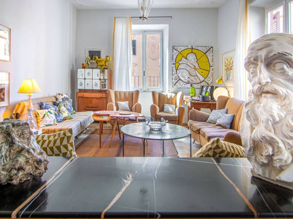 appartamento in vendita a Roma in zona Rione Monti/Campitelli