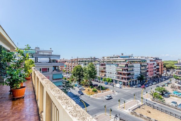appartamento in vendita a Roma in zona Ostia