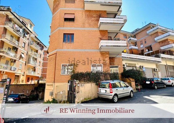 locale di sgombero in vendita a Roma in zona Portuense