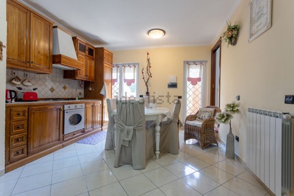 appartamento in vendita a Roma in zona Castel di Leva