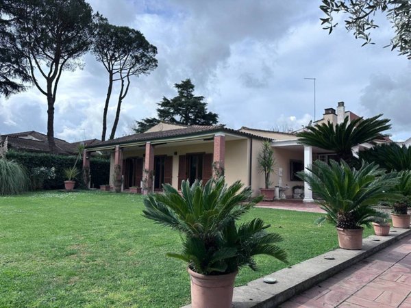 casa indipendente in vendita a Roma in zona Olgiata