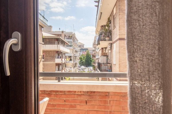 appartamento in vendita a Roma in zona Tuscolano