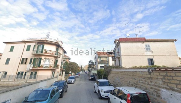 appartamento in vendita a Roma in zona Appio Pignatelli
