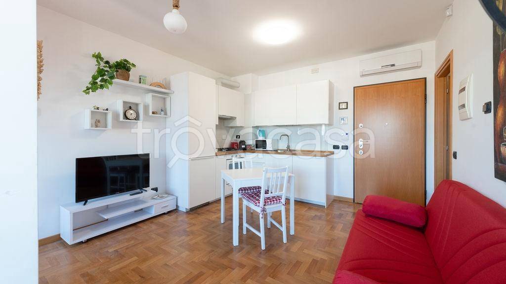 appartamento in vendita a Roma in zona Torre Gaia