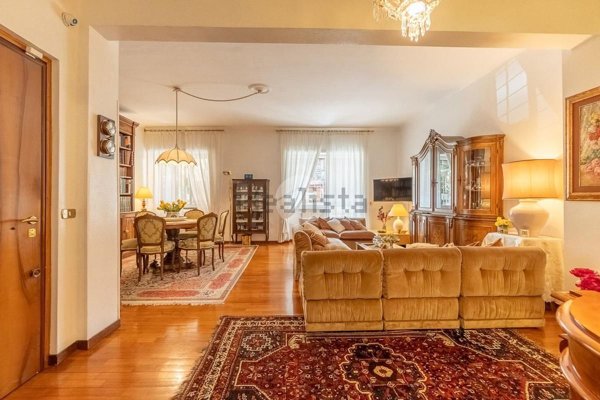 appartamento in vendita a Roma in zona Tor di Quinto