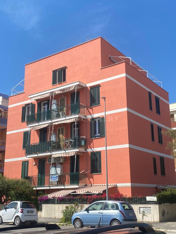 appartamento in vendita a Roma in zona Ostia Antica