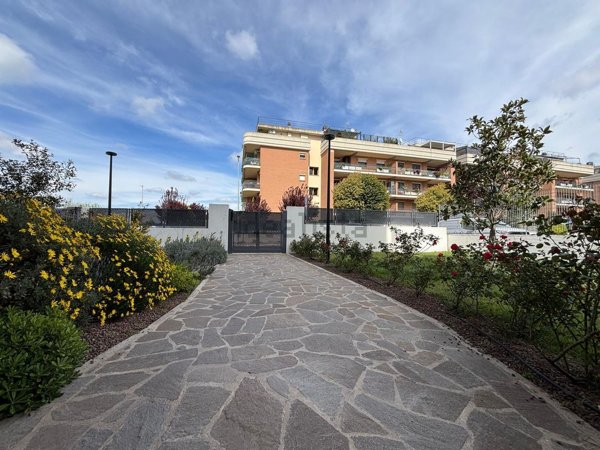 appartamento in vendita a Roma in zona Corviale