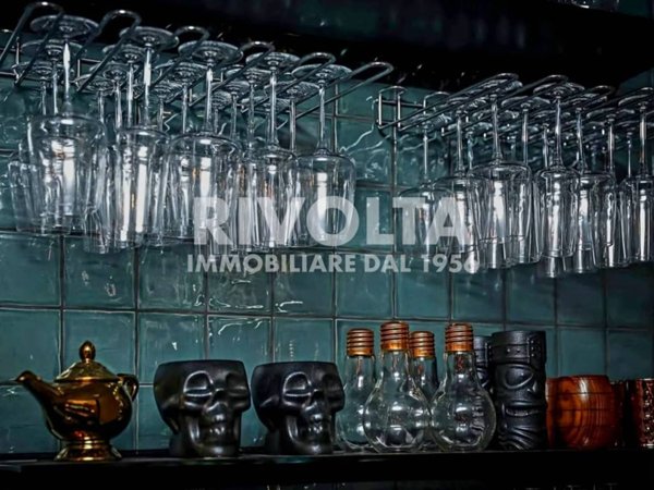 negozio in vendita a Roma in zona Appio Latino
