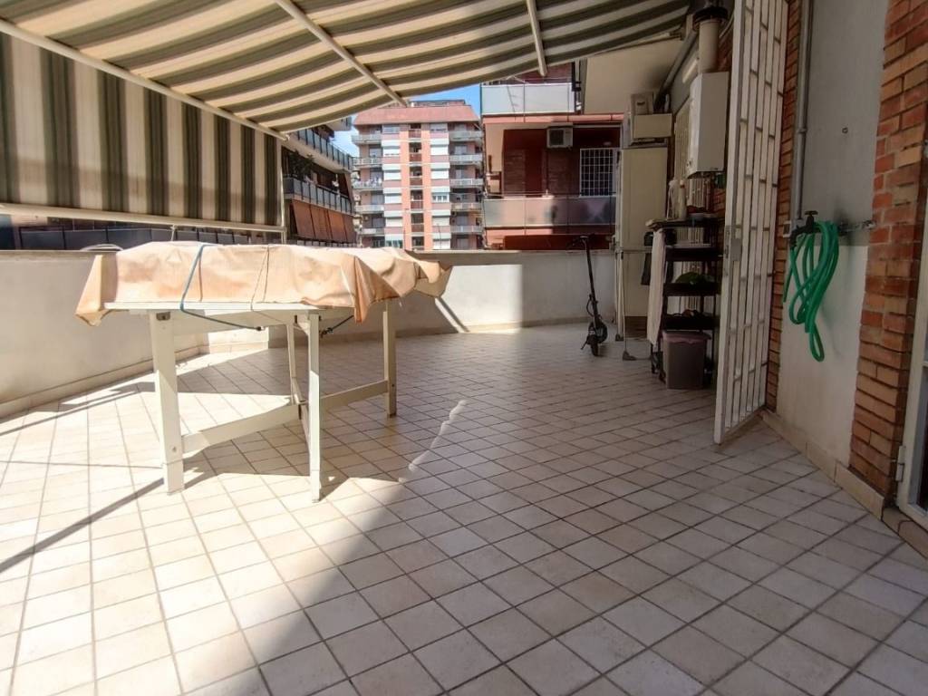 appartamento in vendita a Roma in zona Appio Claudio