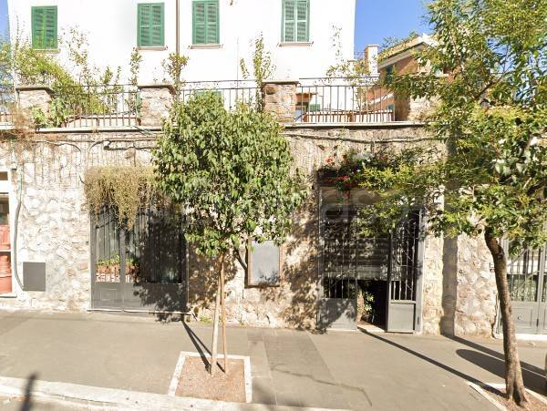 negozio in vendita a Roma in zona Monte Sacro/Talenti