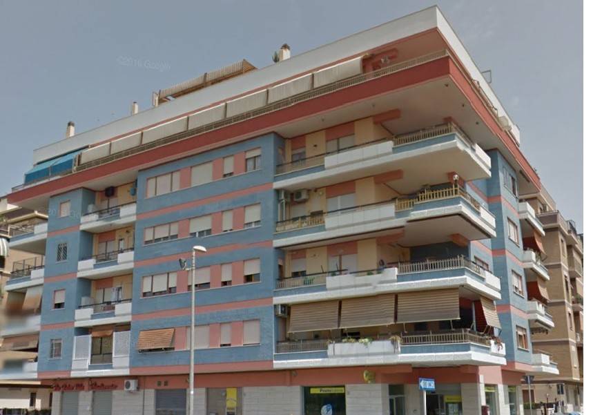 appartamento in vendita a Roma in zona Ostia Antica