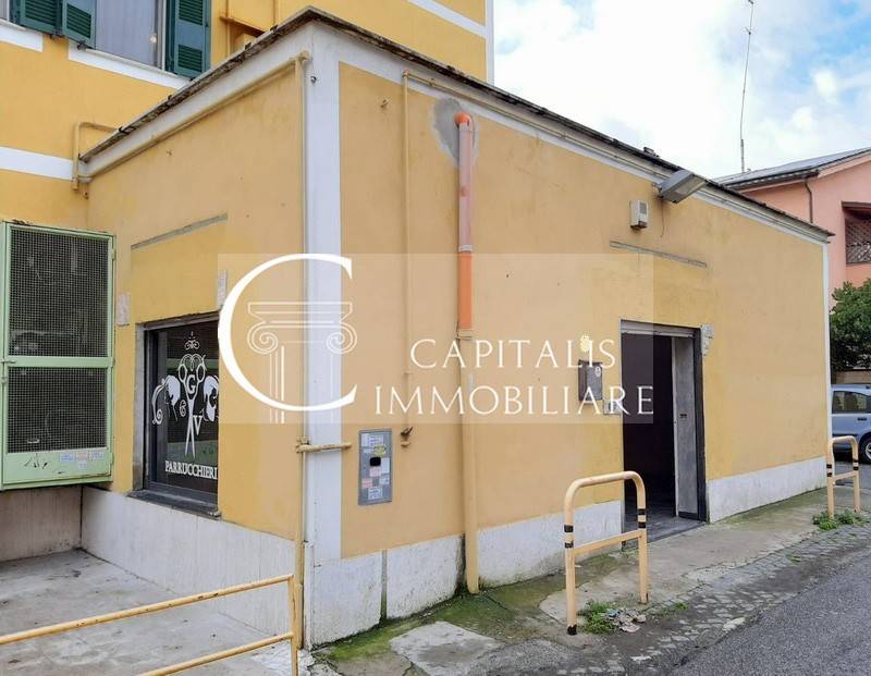 negozio in vendita a Roma in zona Primavalle