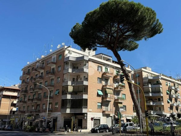 appartamento in vendita a Roma in zona Tuscolano
