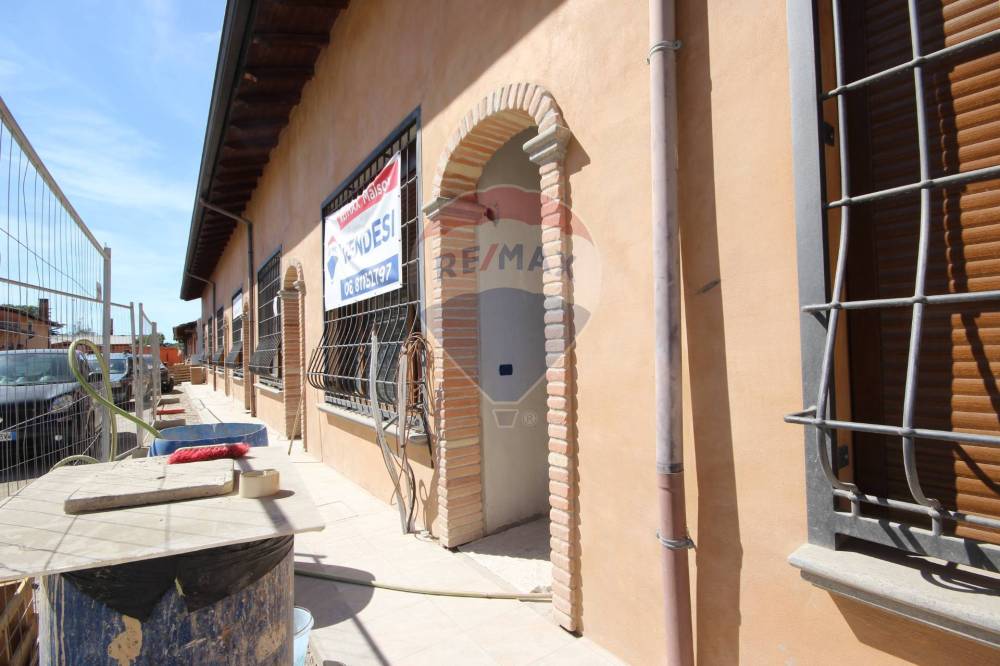 casa indipendente in vendita a Roma in zona Tuscolano