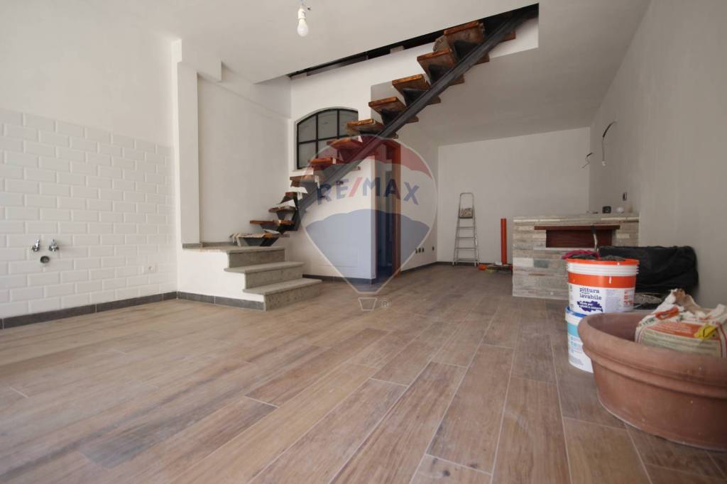 casa indipendente in vendita a Roma in zona Tuscolano