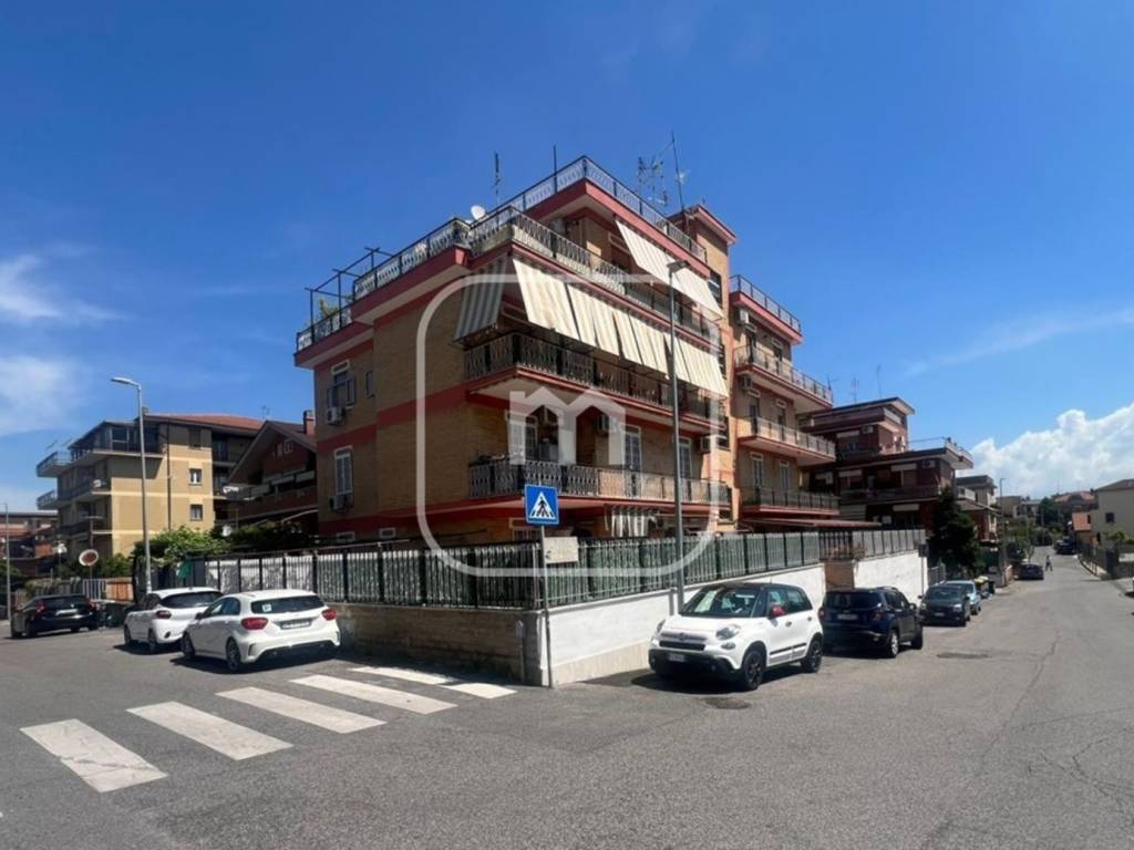 appartamento in vendita a Roma in zona Finocchio
