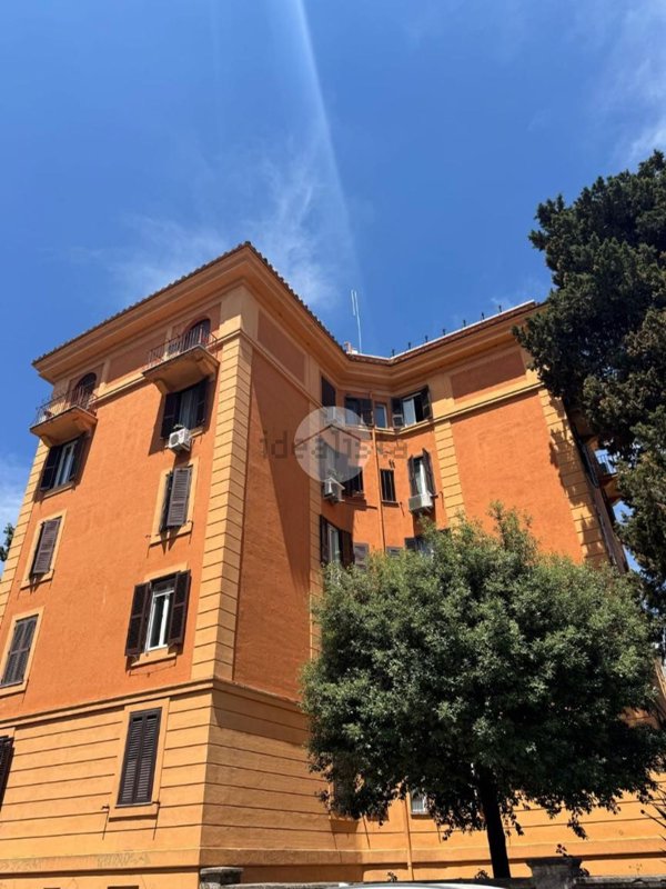 appartamento in vendita a Roma in zona Nomentano