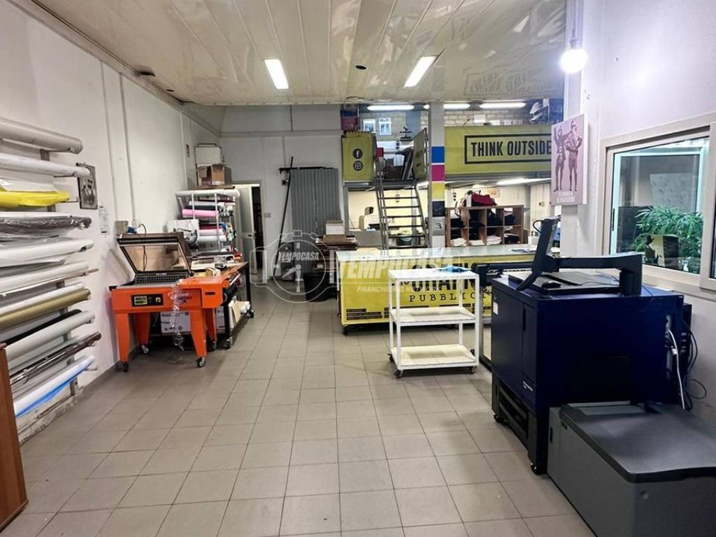 negozio in vendita a Roma in zona Casalotti