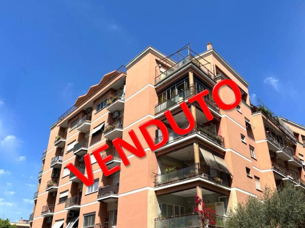 appartamento in vendita a Roma in zona Prenestino-Centocelle