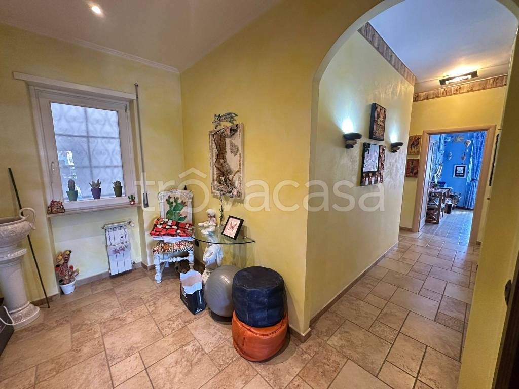 appartamento in vendita a Roma in zona Mostacciano