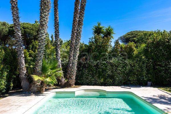 casa indipendente in vendita a Roma in zona Casal Palocco