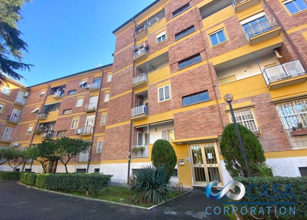 appartamento in vendita a Roma in zona Torre Spaccata