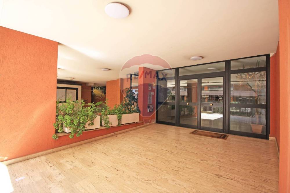 appartamento in vendita a Roma in zona Ardeatino